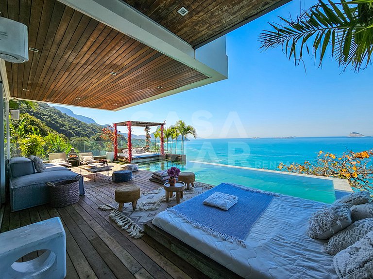 Beautiful house in Joá, with an incredible view of the sea i