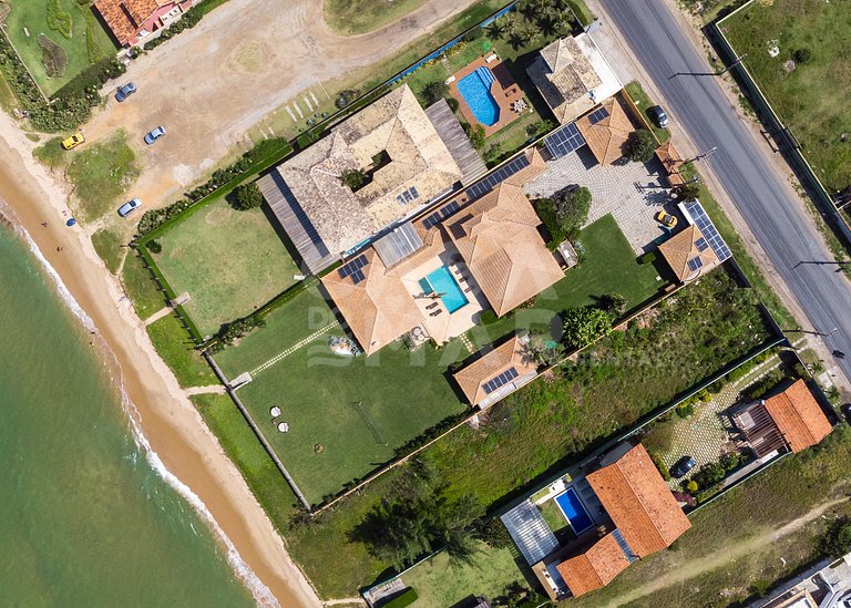 Casa seis suítes, de frente para a Praia Rasa, com piscina