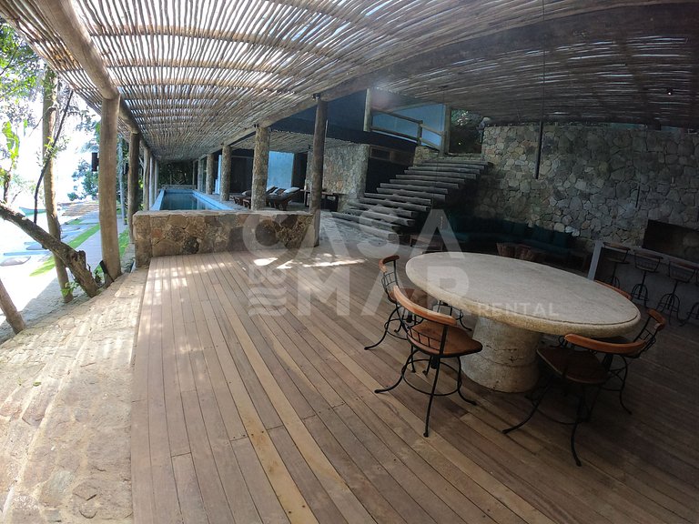 Espetacular mansão com sete suítes, em Ilha do Cavaco - Angr